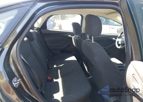 2015 Ford Focus Se z USA, uszkodzony, nr VIN 1FADP3F27FL353162